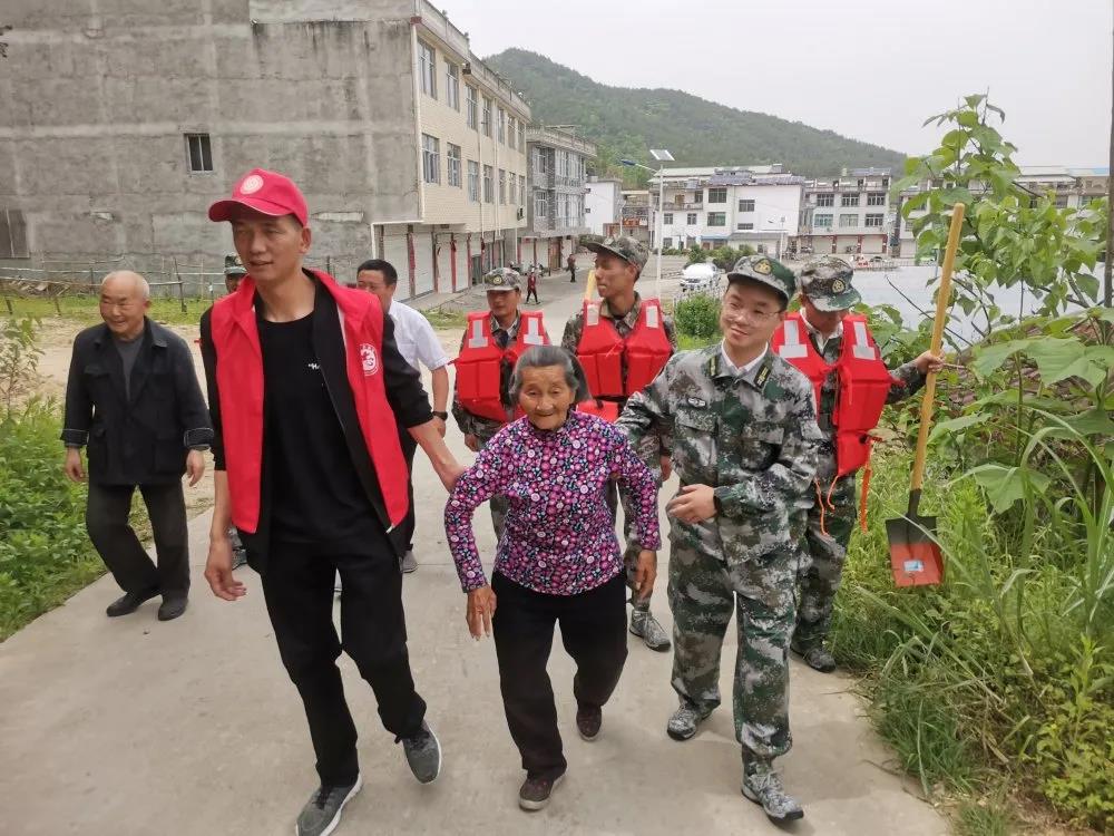 金寨县南溪镇:备战汛期吹响防汛演练集结号