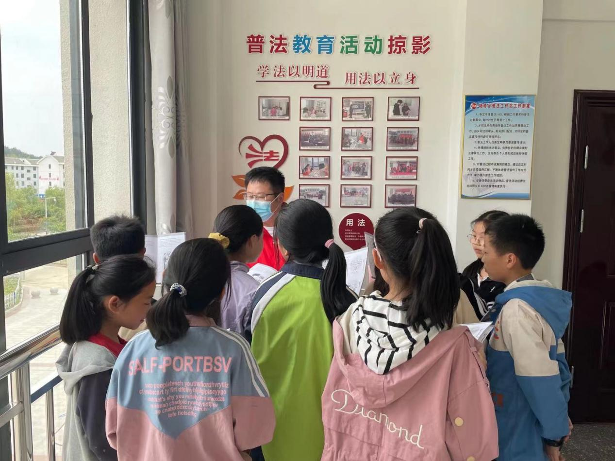 金寨县桃岭乡开展中小学生普法宣传活动