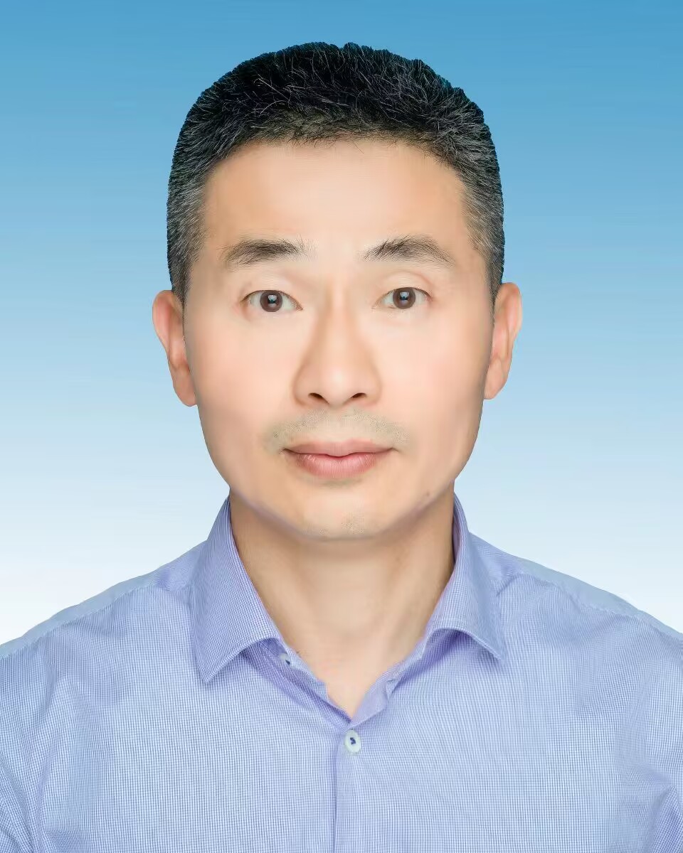  县委常委(挂）、安徽金寨干部学院（中共金寨县委党校、安徽红色文化研究中心）常务副院（校）长：查德金