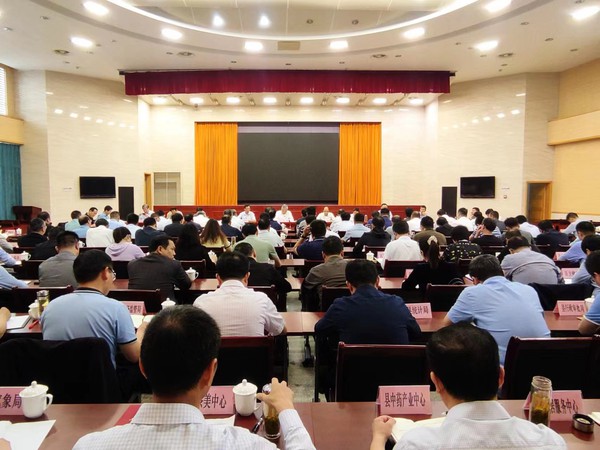 我县召开树立和践行正确政绩观专题学习会