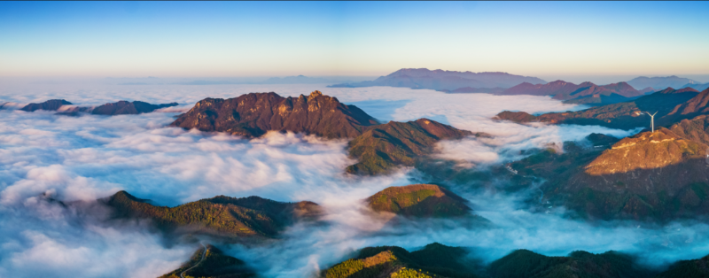 云涌峰浮