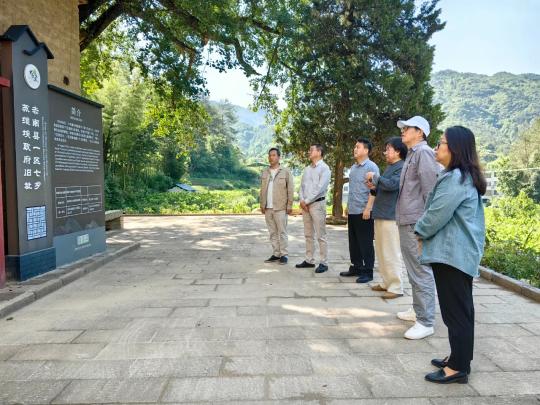 九三学社安徽省委员会专职副主委范立新率队赴果子园乡开展助力乡村