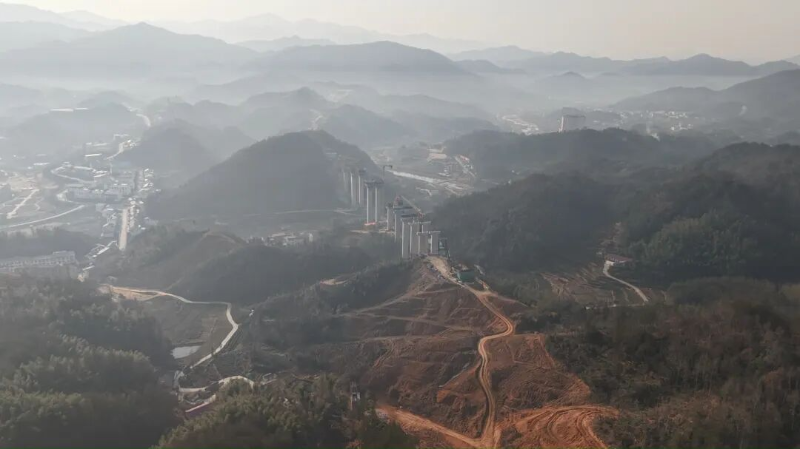 S94天堂寨支线高速全线施工