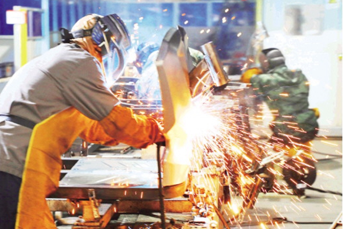 铆足干劲冲刺“开门红”