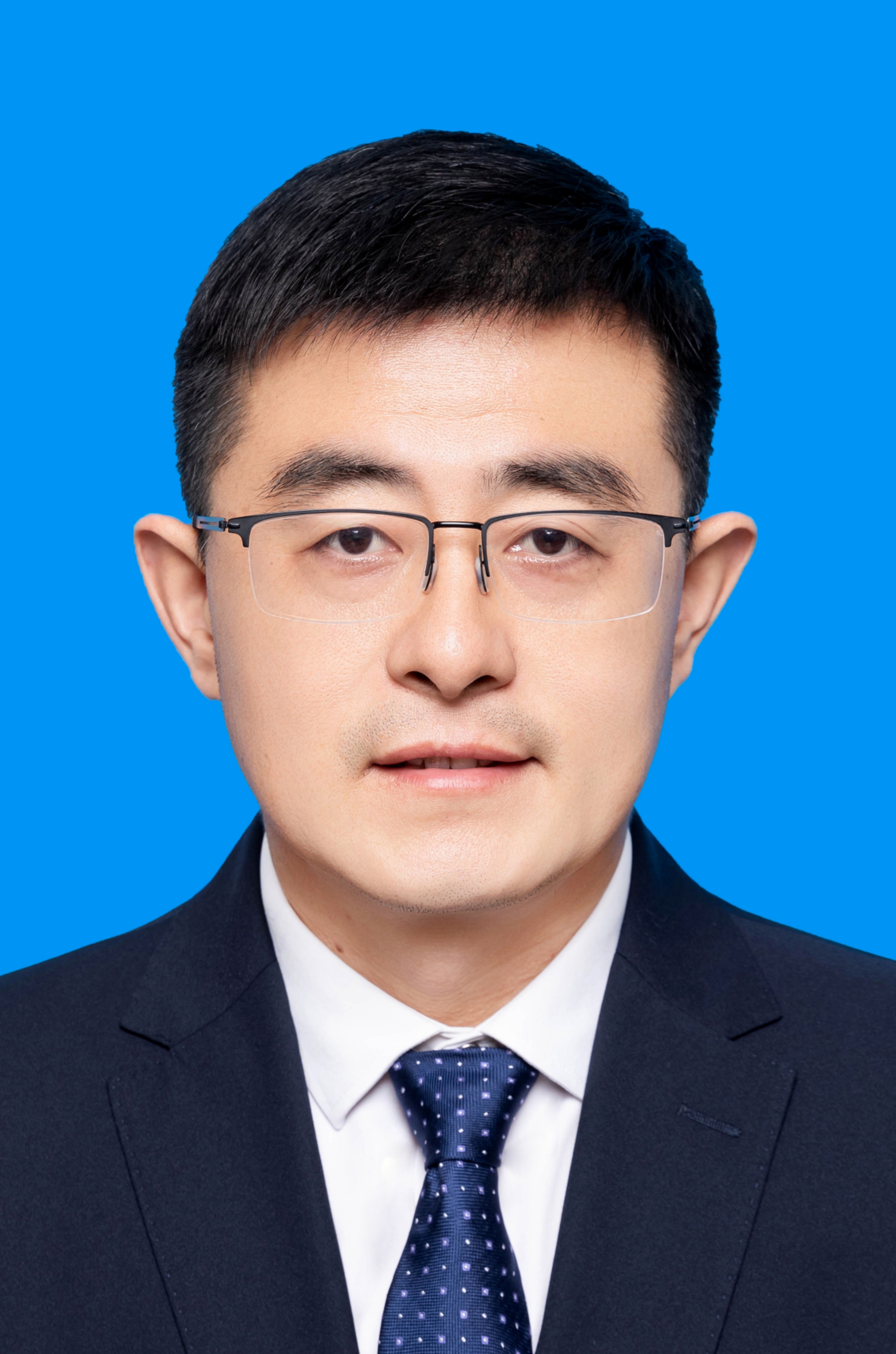 县委常委、县委办主任，兼任县委统战部部长、县政协党组副书记：陈奎松  