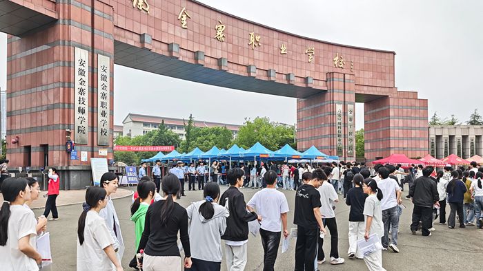 我县3903名高考学子接受人生大考