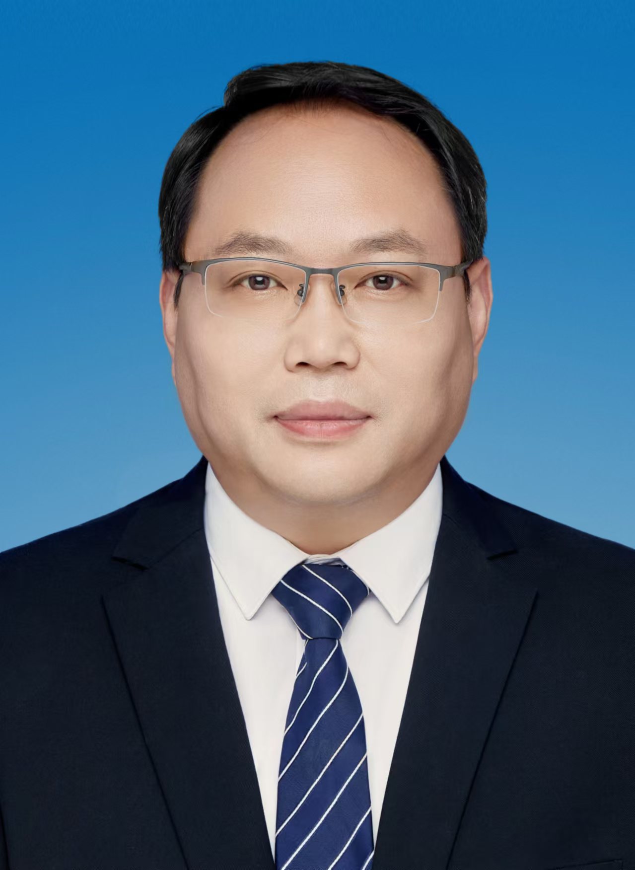 县委副书记、县长：董益乐